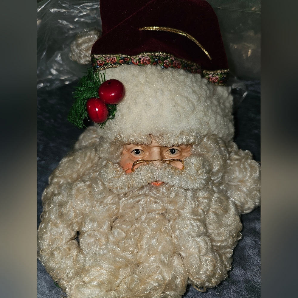 Vinntage Santa ornament to your Christmas tree.